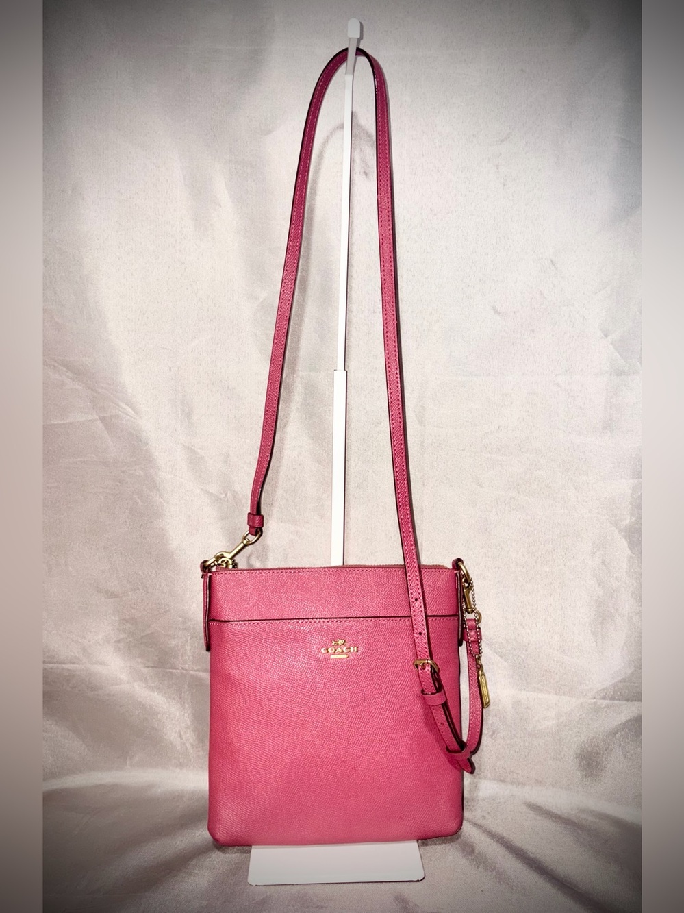Coach Kitt Crossbody in Rouge Crossgrain Leather – Like New Condition